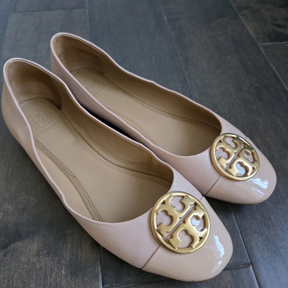 Tory Burch Women's Beige Flats with Gold Logo